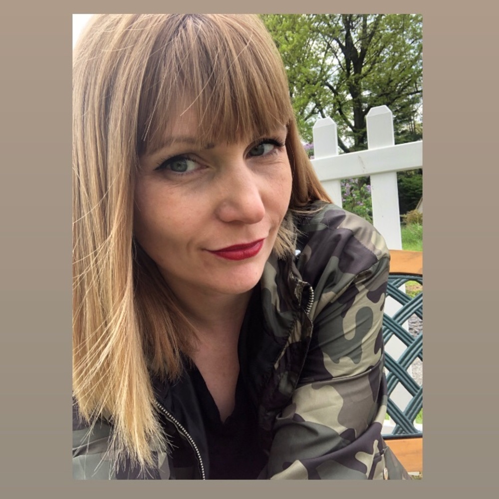 Meet your Posher, Niicole